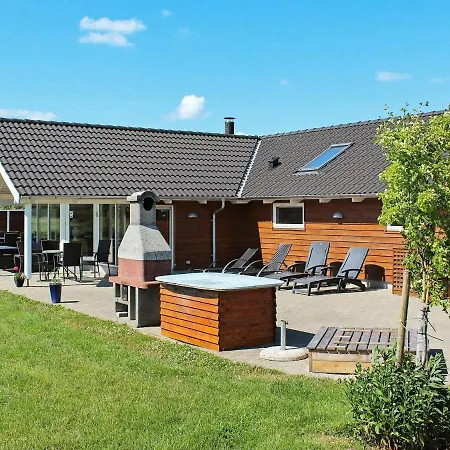 Feriehus 14 Person In Idestrup