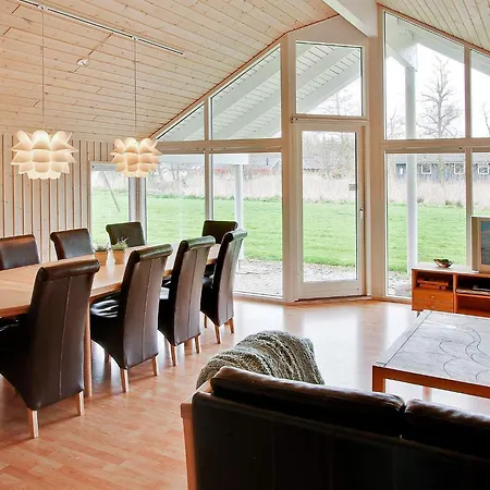 14 Person In Idestrup-by Traum *